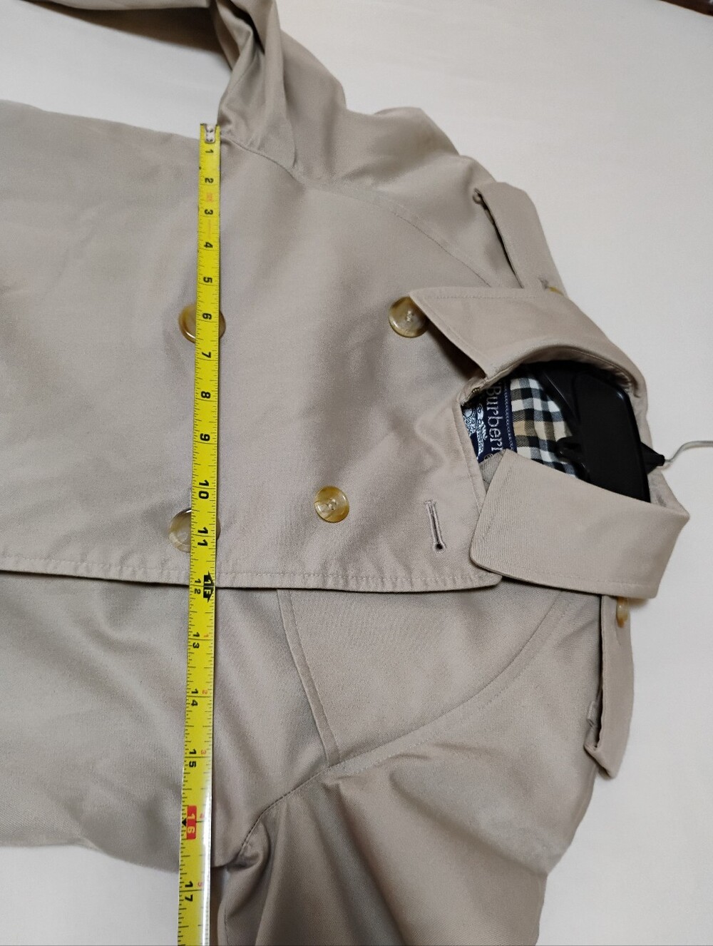 Vintage Burberry Khaki Double-Breasted Trench Coat with Signature Check Lining - Picture 10 of 10